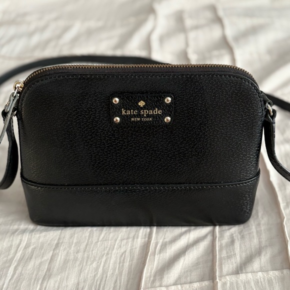 Kate Spade Black Pebbled Leather Crossbody Bag – Hot Pink Lining - Picture 2 of 6